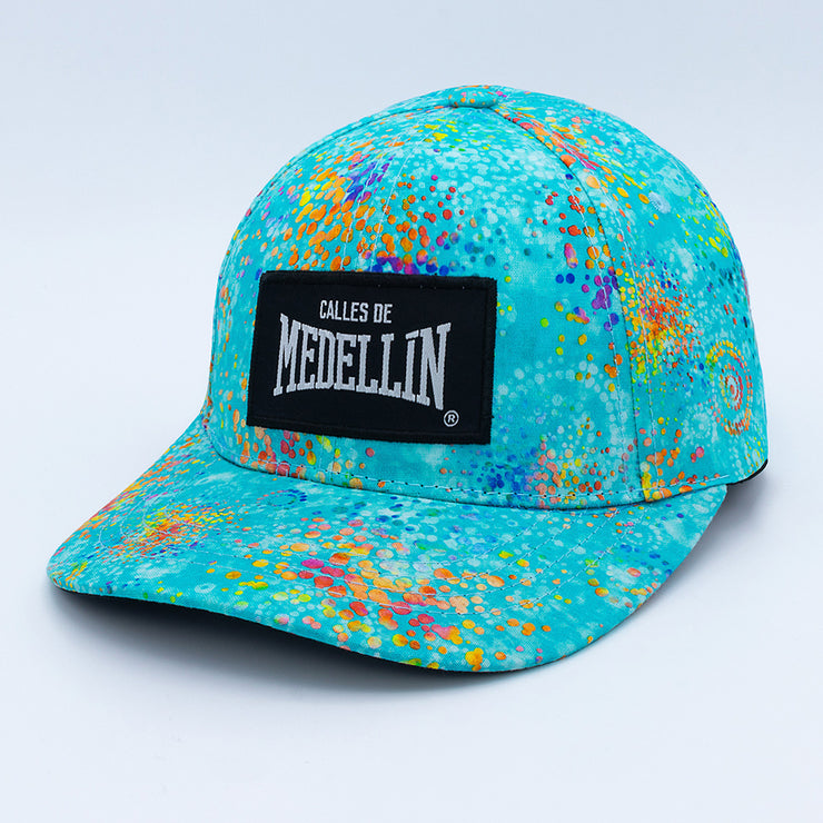 Gorra Beisbolera Puntos Neón Calles de Medellín