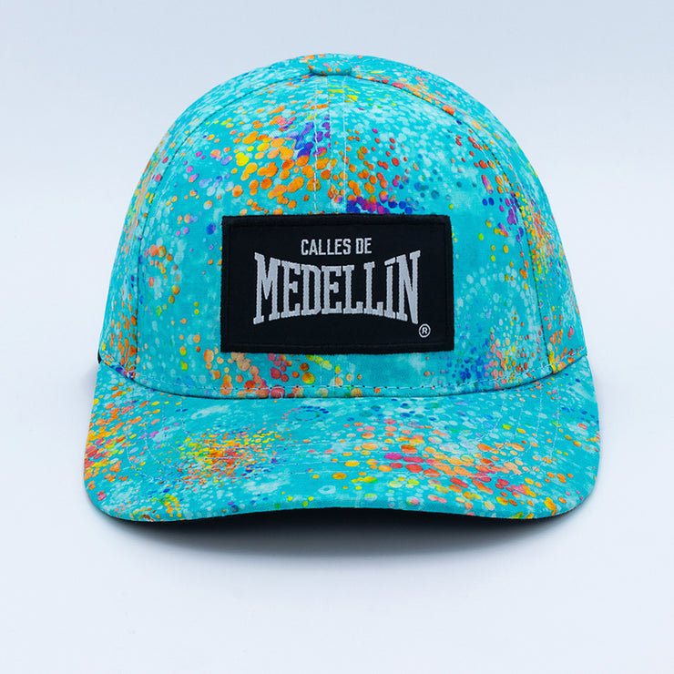 Gorra Beisbolera Puntos Neón Calles de Medellín