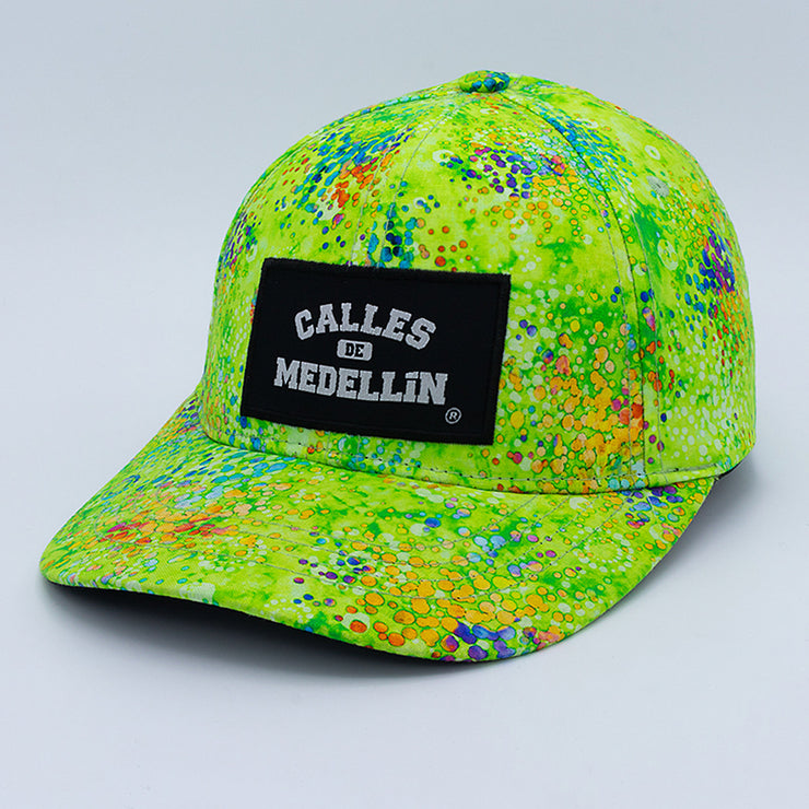 Gorra Beisbolera Puntos Neón Calles de Medellín