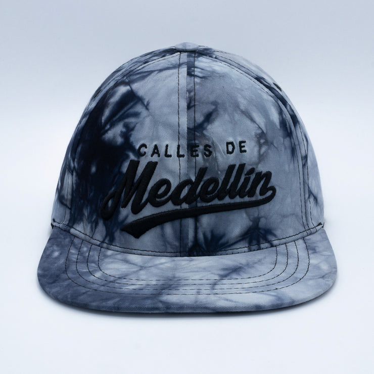 Gorra Plana Calles De Medellín Tie Dye