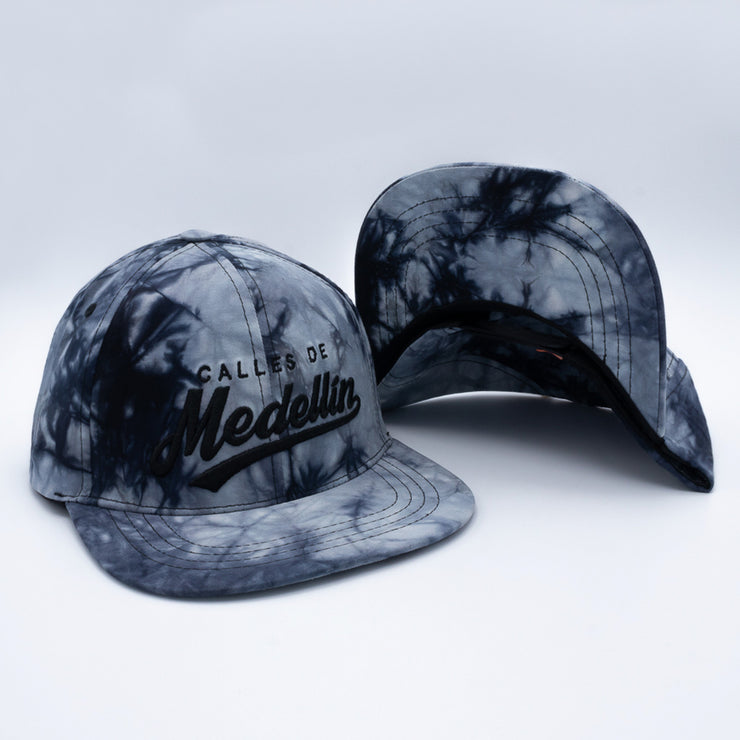 Gorra Plana Calles De Medellín Tie Dye